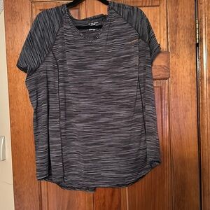 Black and white activewear shirt quick dry
